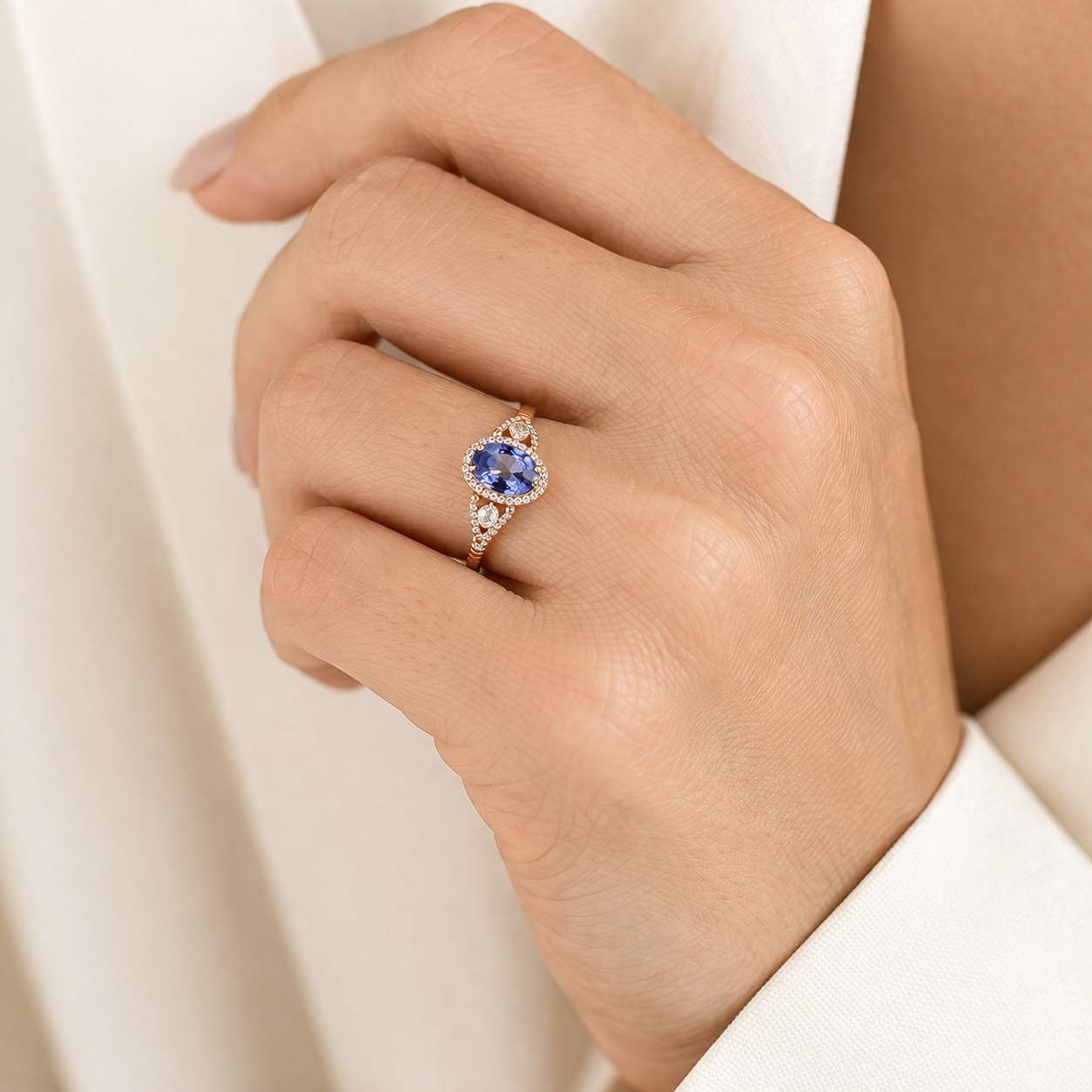 1.31 Ct Oval Sapphire 9K Gold Ring
