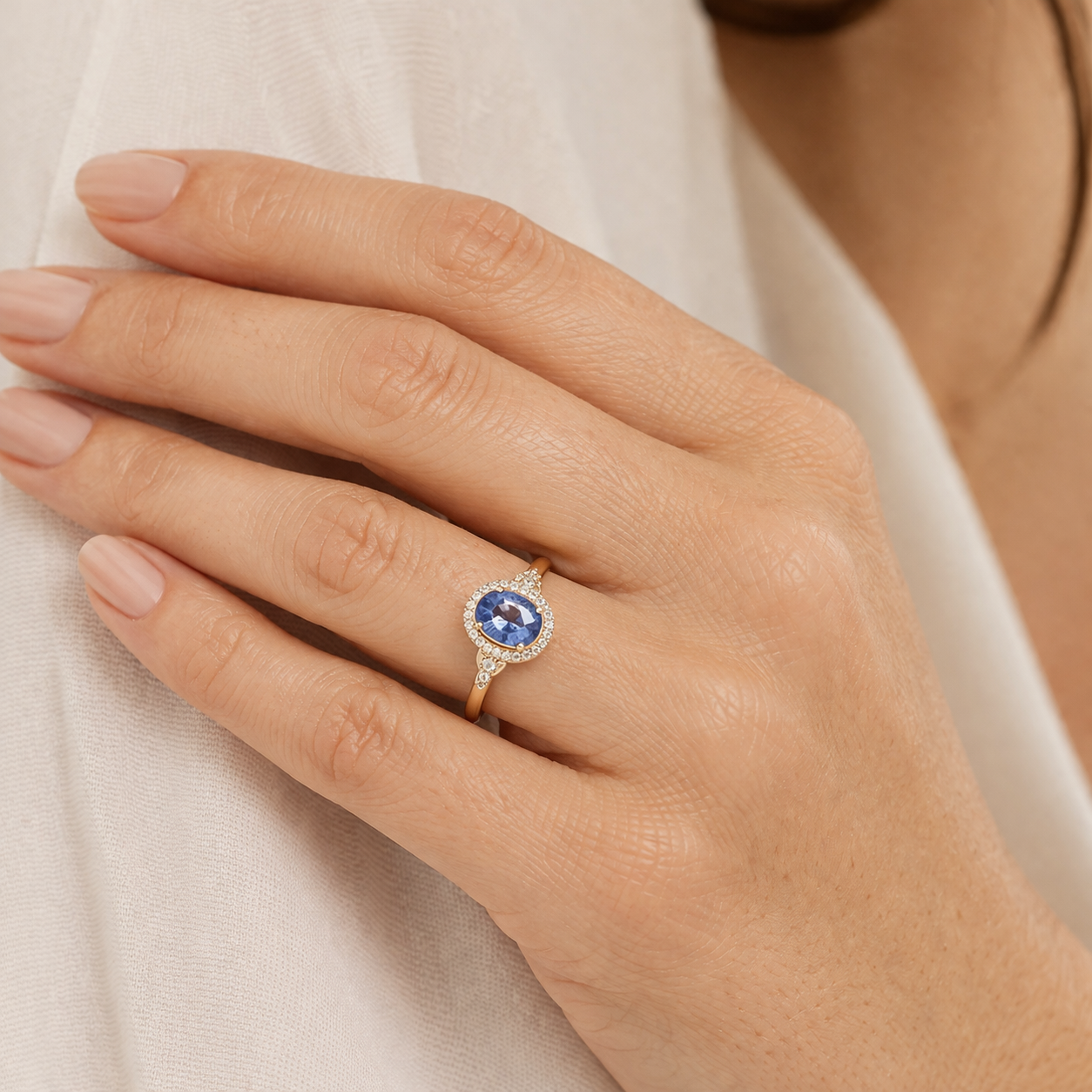 1.13 Ct Oval Sapphire 9K Gold Ring