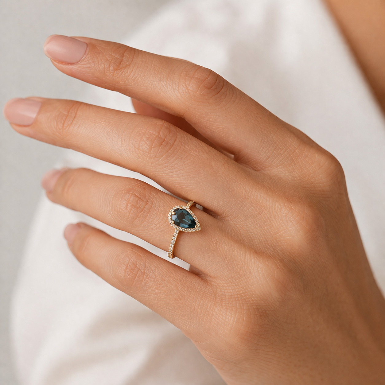 0.68 Ct Pear Sapphire 9K Gold Ring