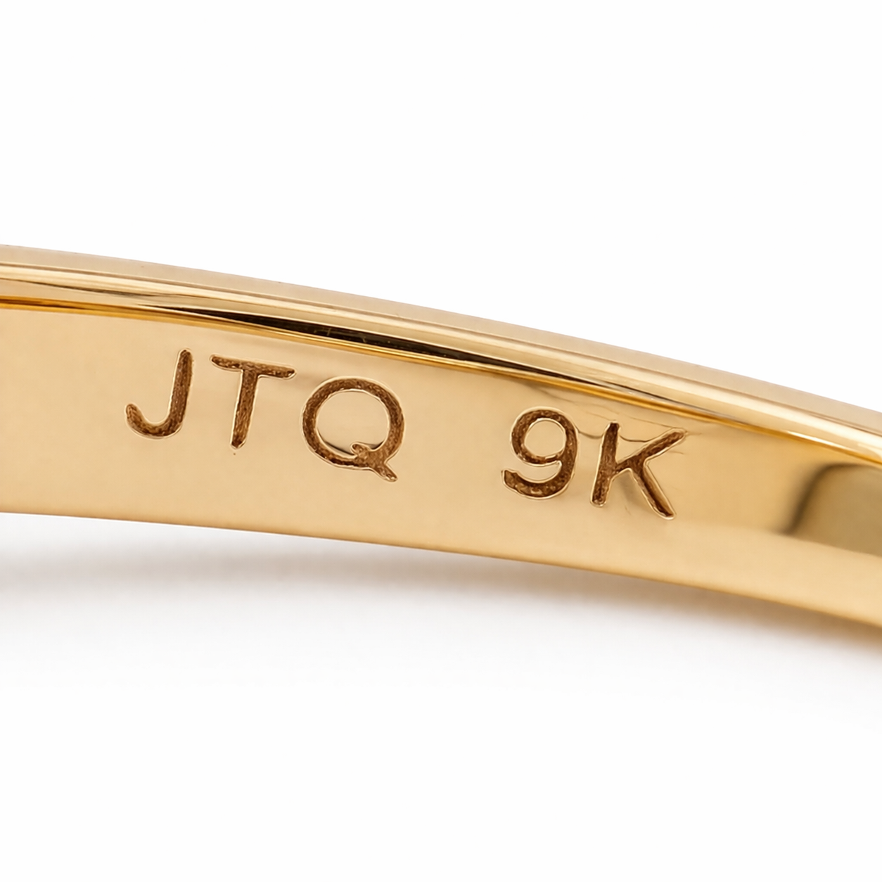 1.26 Ct Oval Sapphire 9K Gold Ring