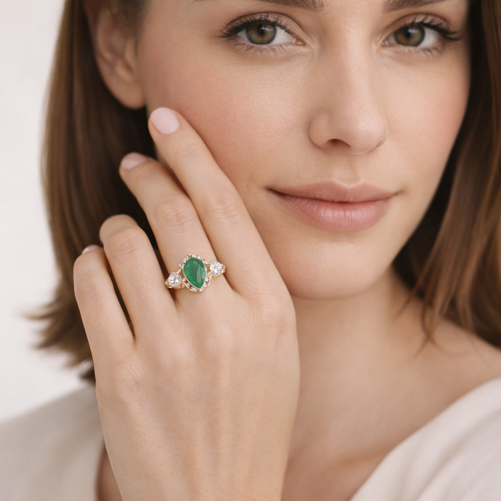 2.30 Ct Pear Emerald 9K Gold Ring