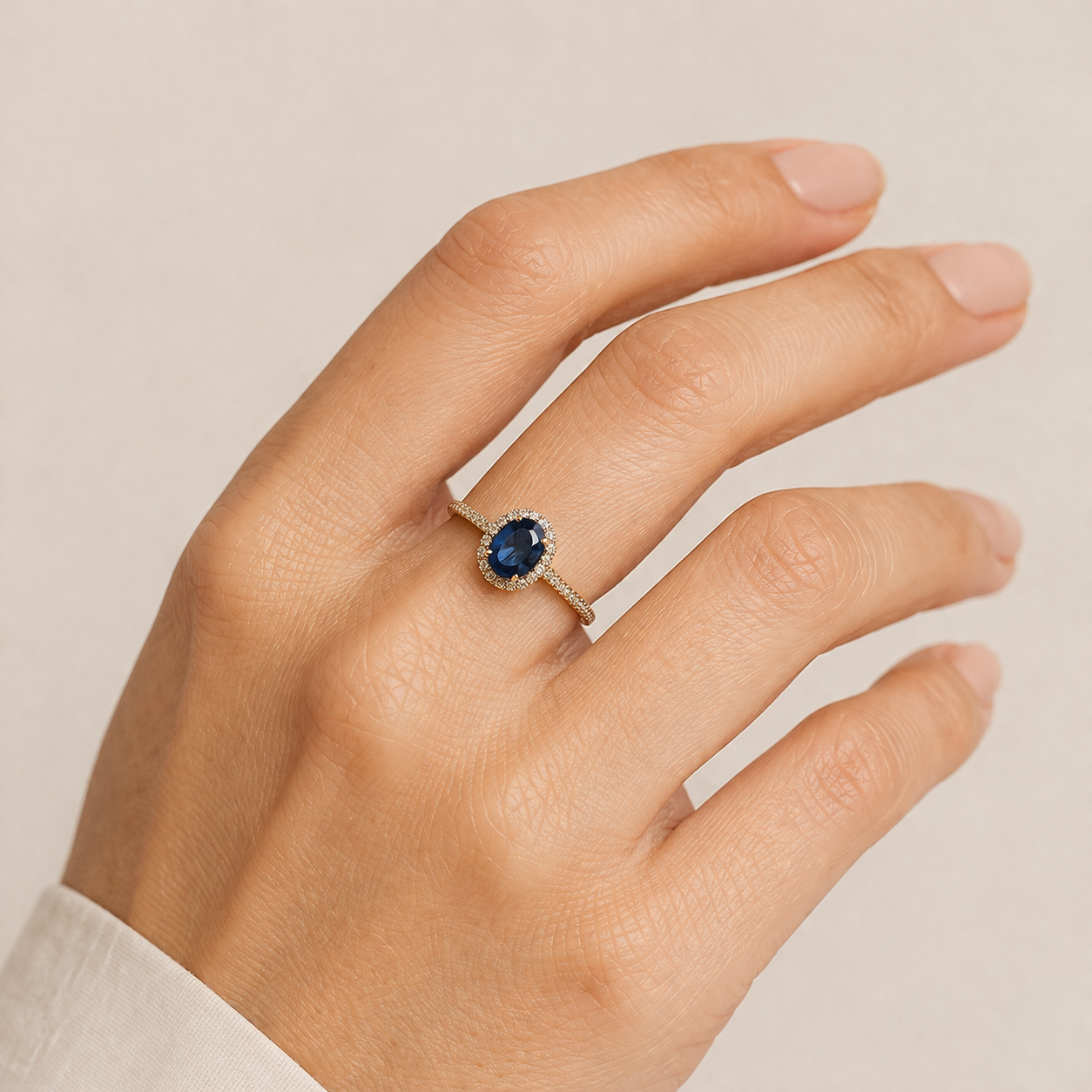 2.00 Ct Cushion Sapphire 9K Gold Ring