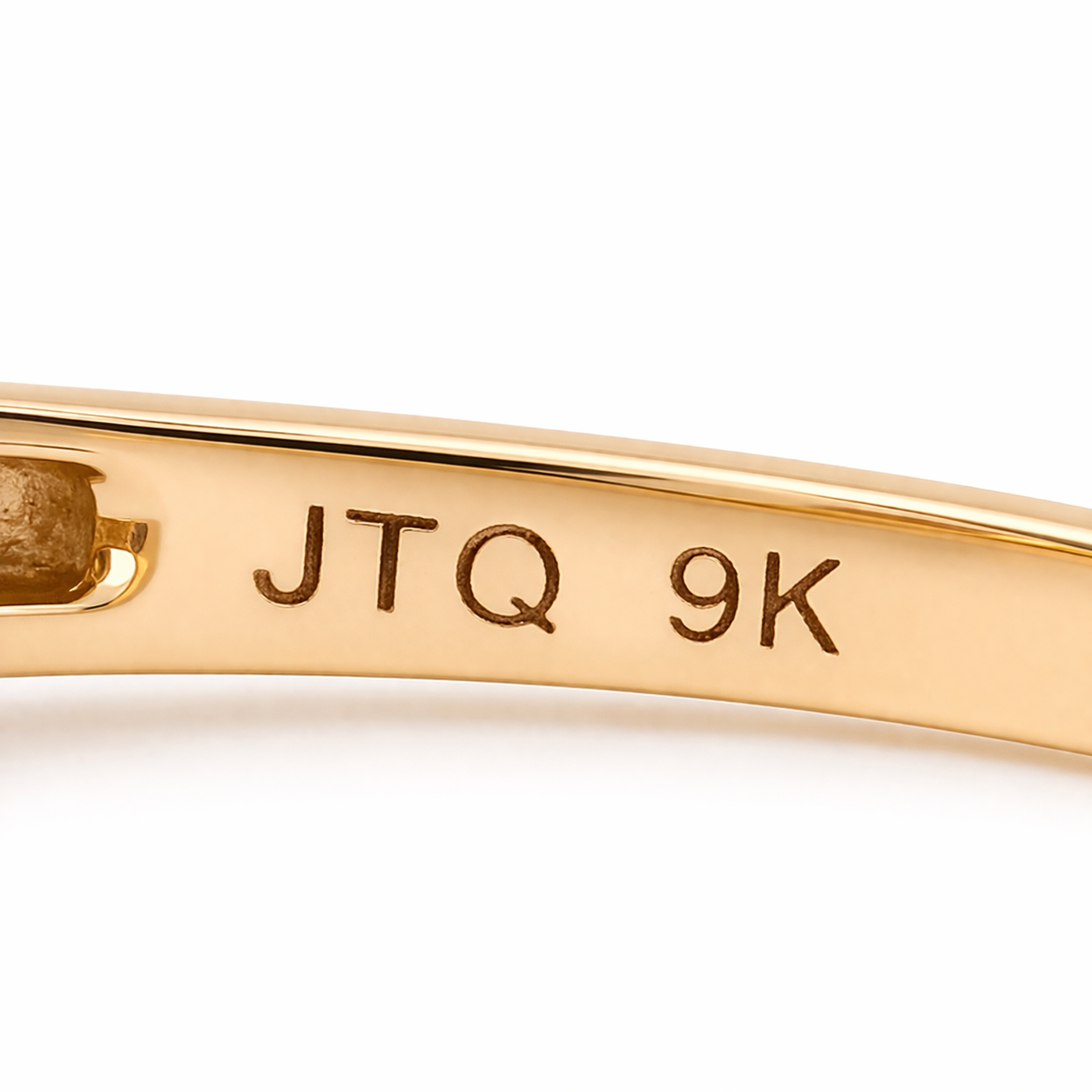 1.32 Ct Oval Sapphire 9K Gold Ring