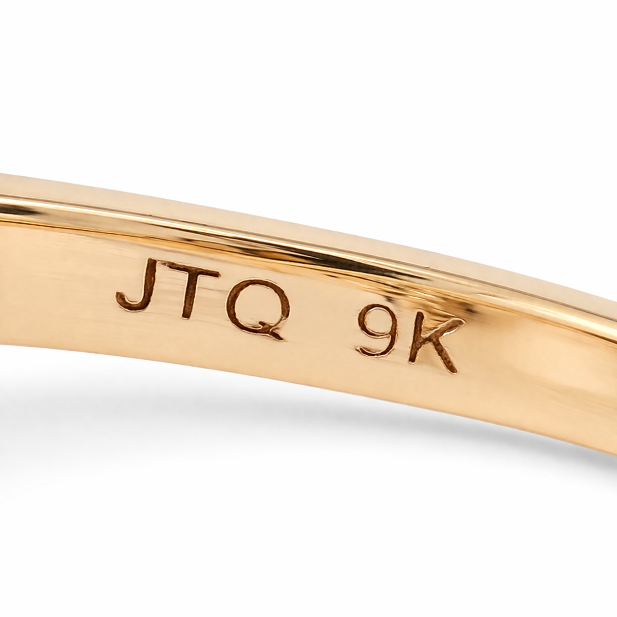 1.72 Ct Oval Sapphire 9K Gold Ring