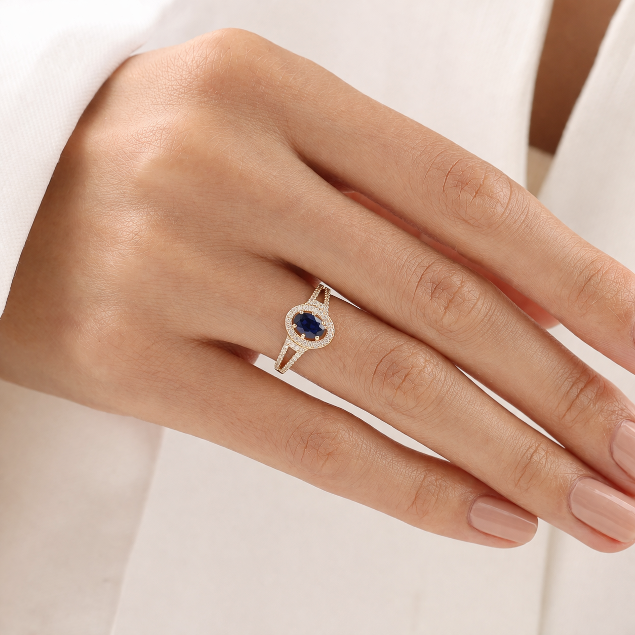 1.42 Ct Pear Sapphire 9K Gold Ring