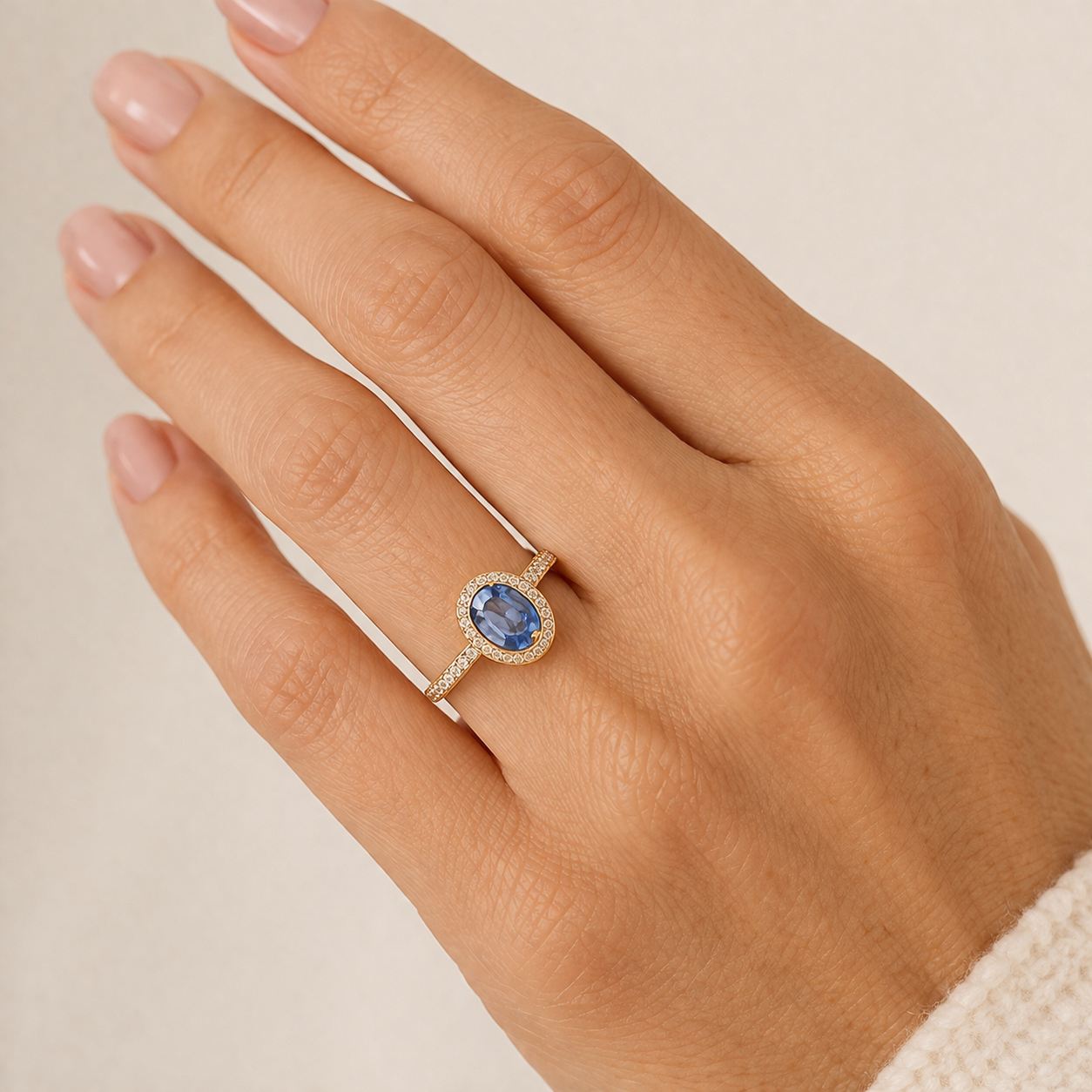 1.26 Ct Oval Sapphire 9K Gold Ring