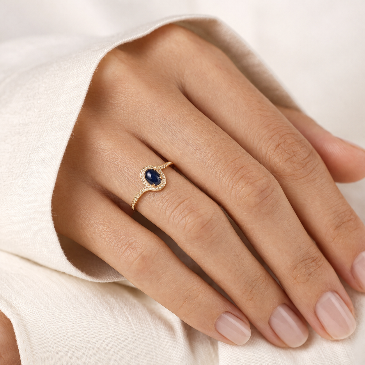 1.63 Ct Oval Sapphire 9K Gold Ring