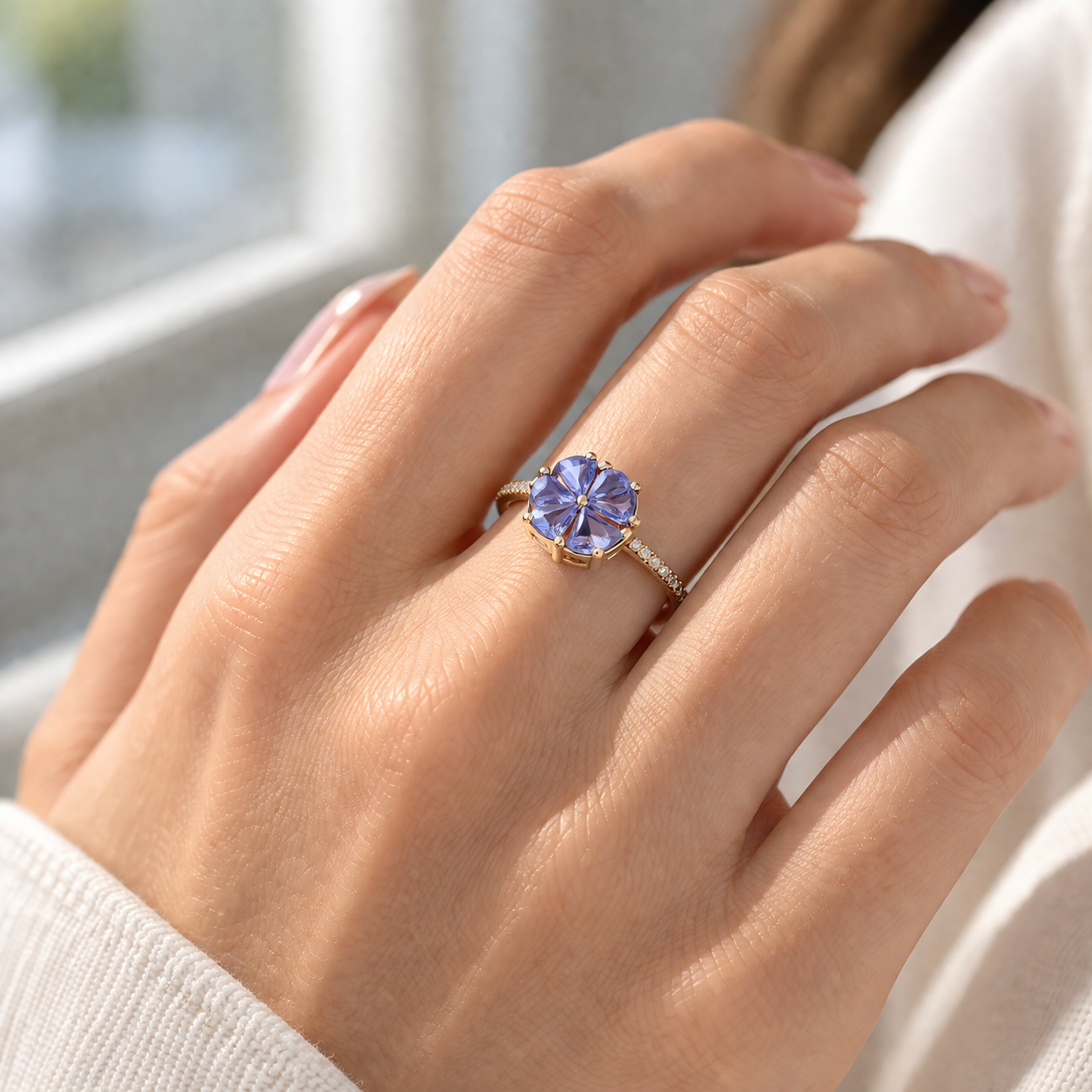 1.03 Ct Trillion Tanzanite 9K Gold Ring