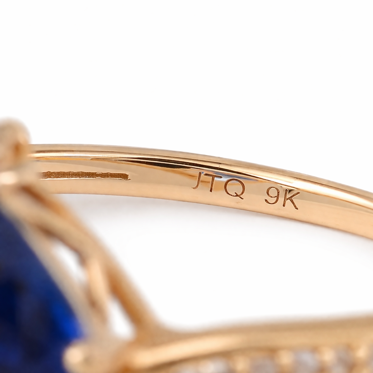 1.65 Ct Cushion Sapphire 9K Gold Ring