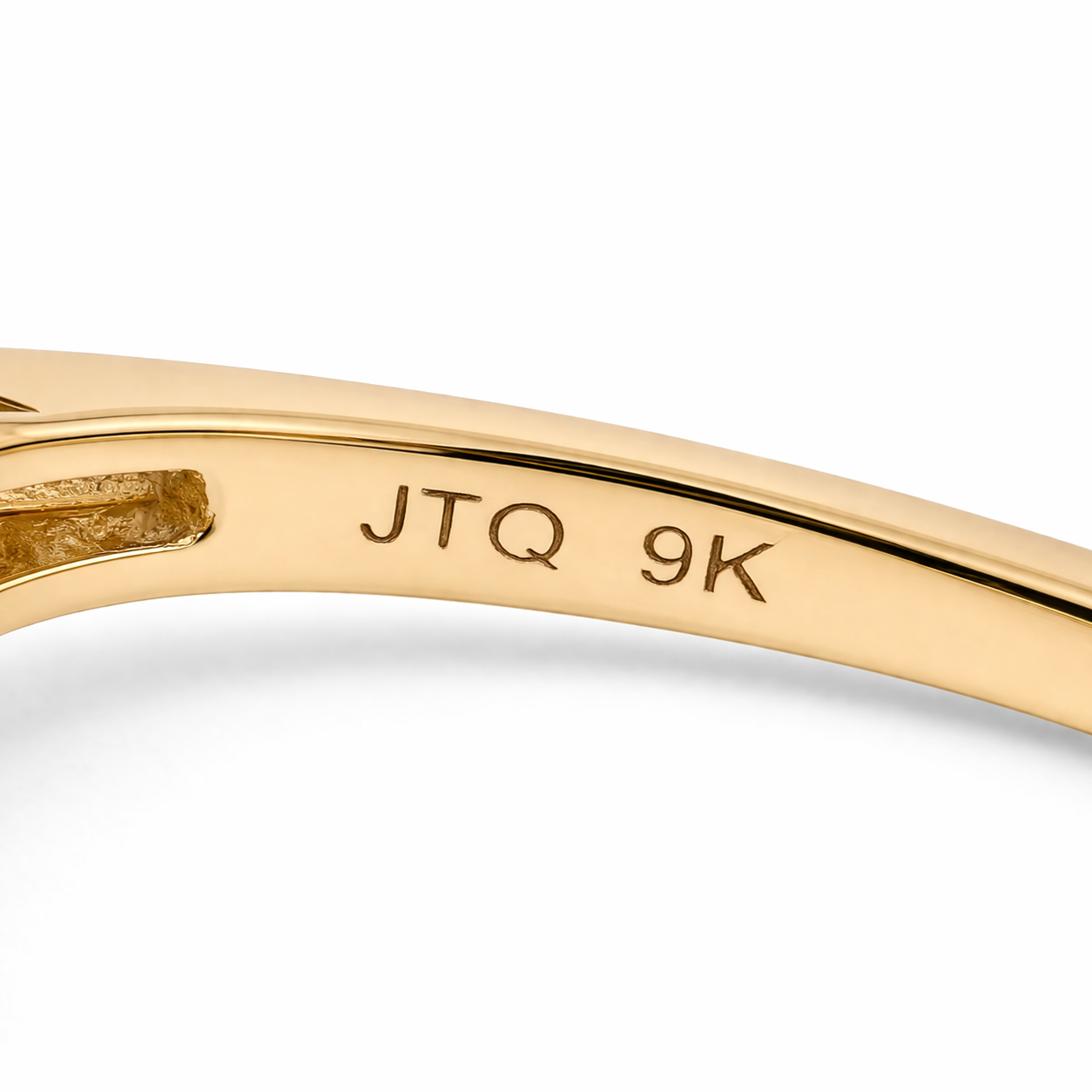 1.39 Ct Oval Emerald 9K Gold Ring