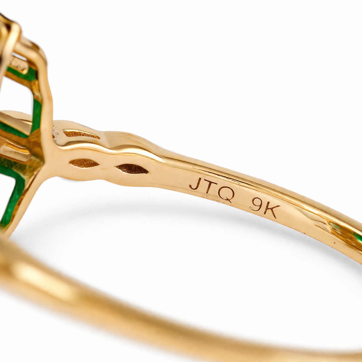 1.29 Ct Oval Emerald 9K Gold Ring