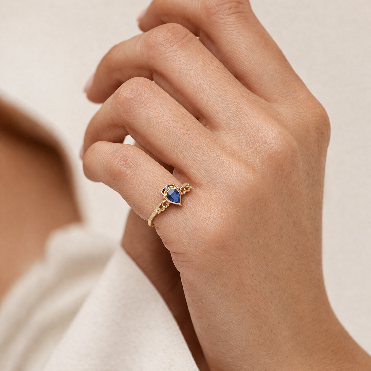 2.53 Ct Pear Sapphire 9K Gold Ring